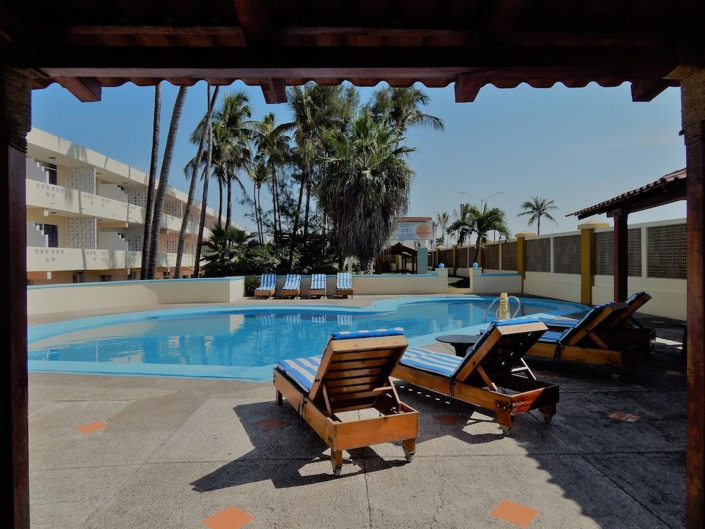 Hotel Las Jacarandas Mazatlan Exterior photo