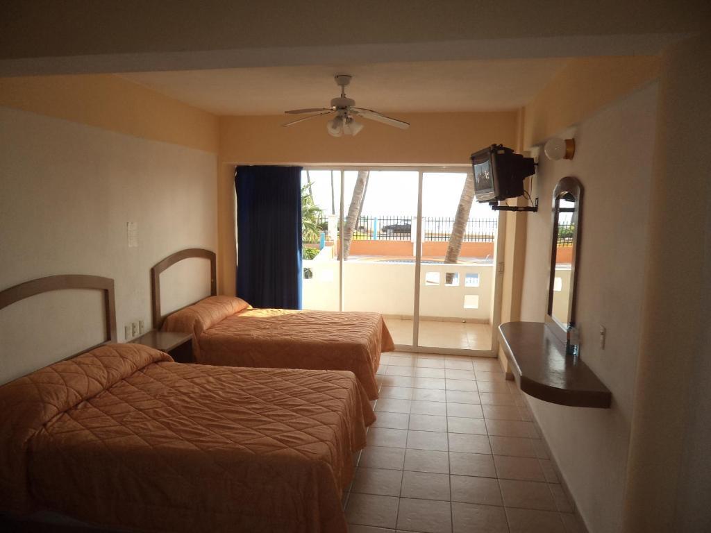 Hotel Las Jacarandas Mazatlan Room photo